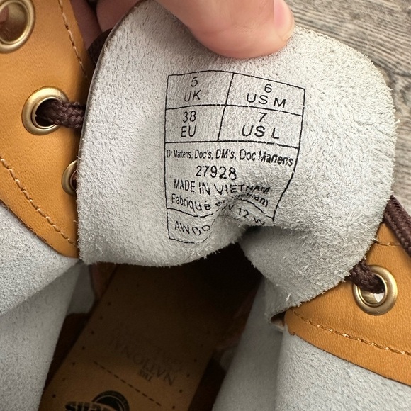 Limited Edition Dr. Doc Martens Van Gogh Sunflower Painting Design Boots Sz 7 Wo - Picture 8 of 9